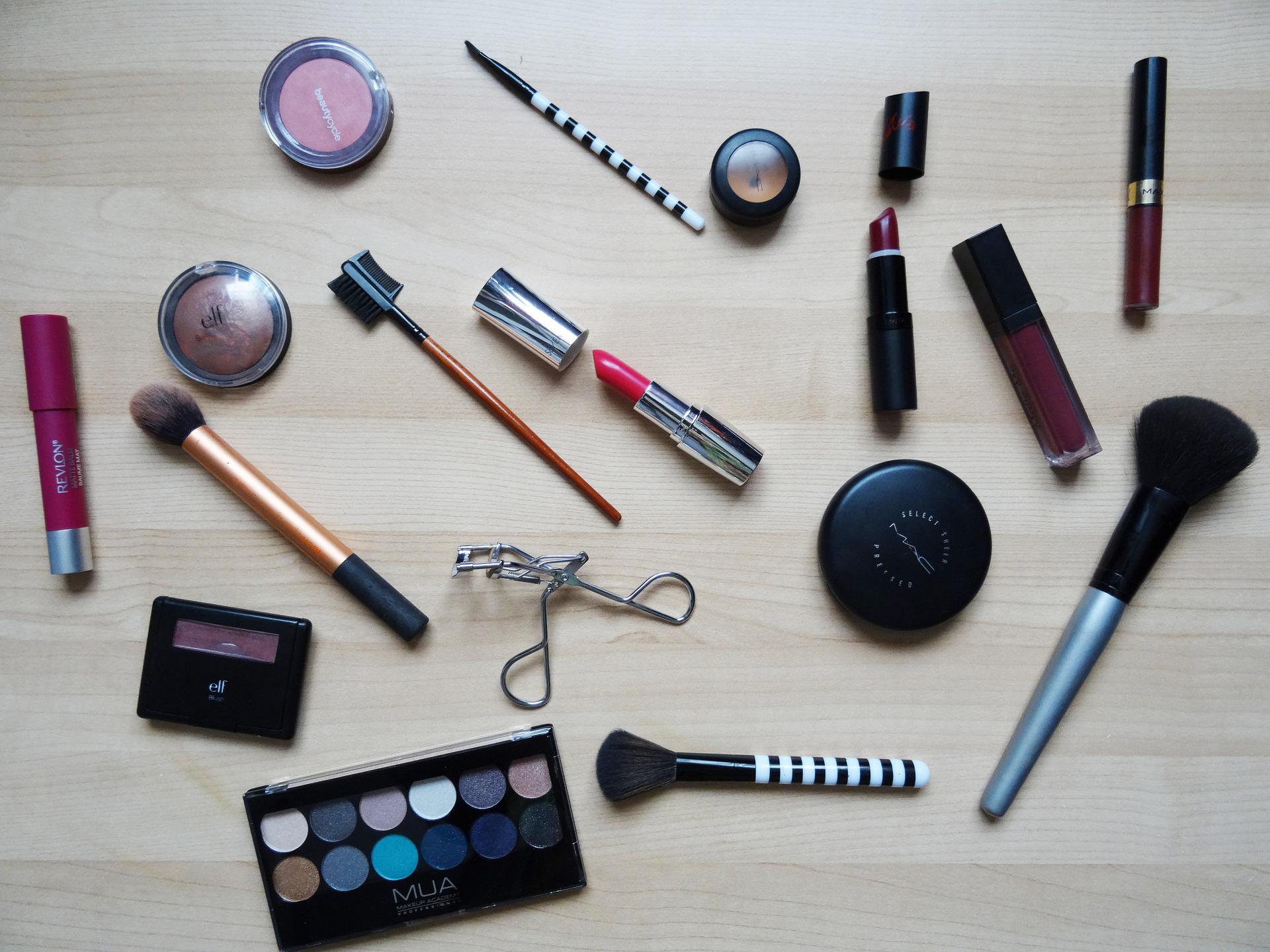Make up equipment